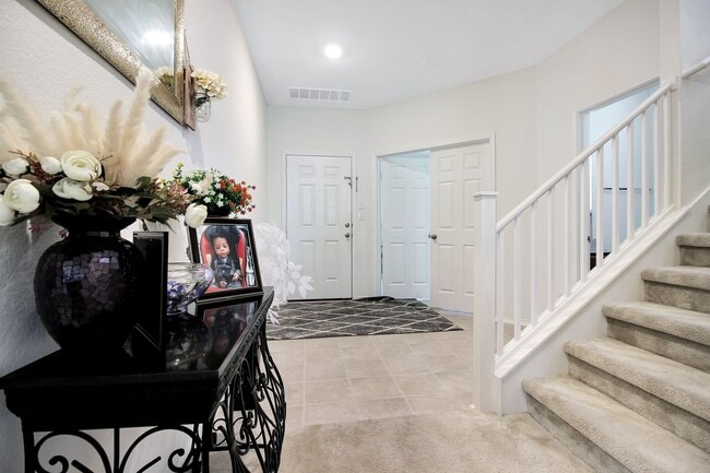 Building Photo - 668 Bailey Park Dr