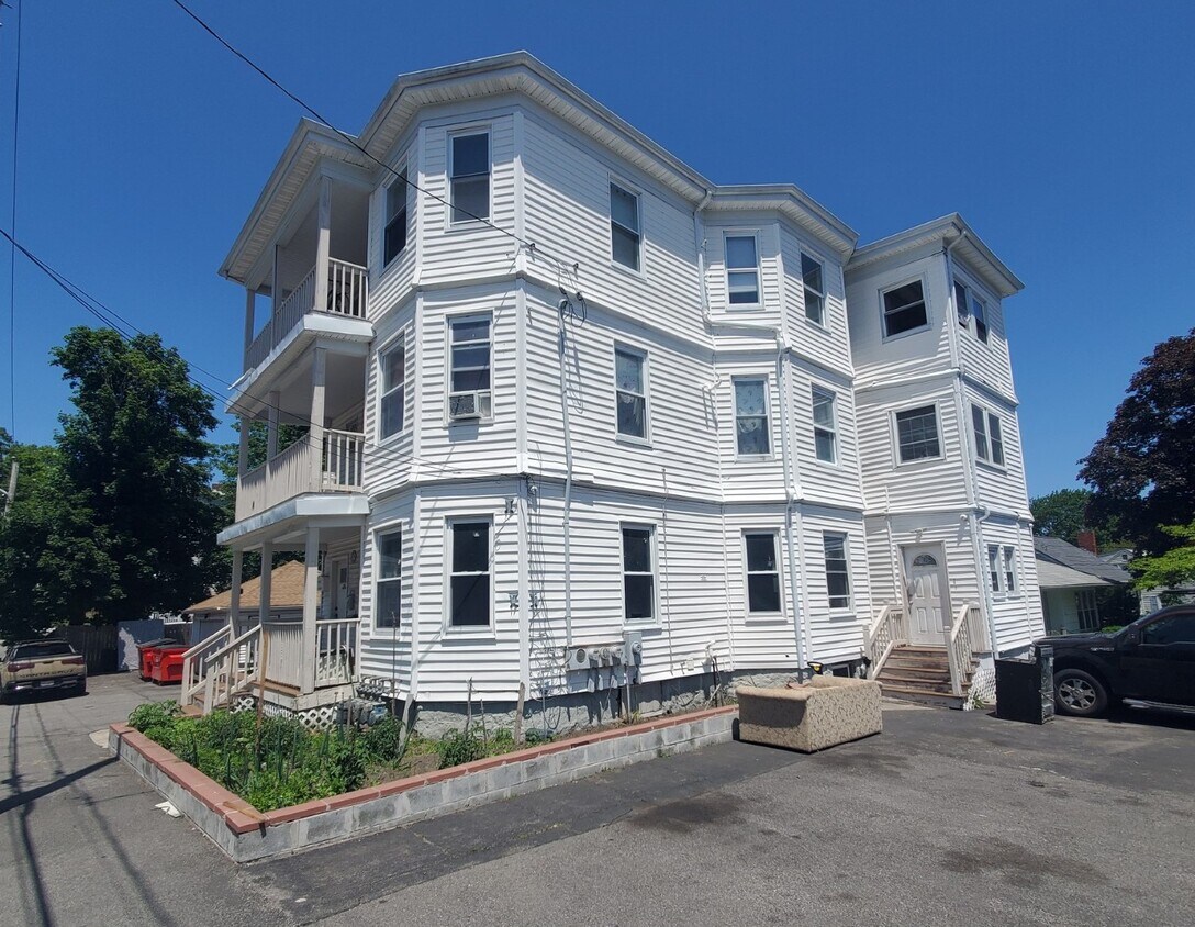 Primary Photo - 14 Blaine St