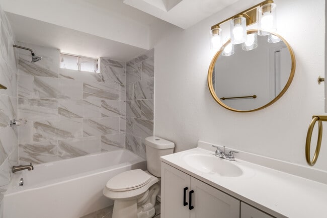 Building Photo - 15825 El Estado Dr