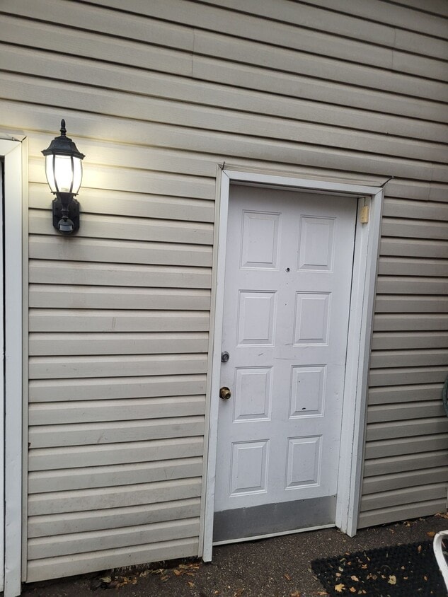 Primary Photo - 76 Cedar St