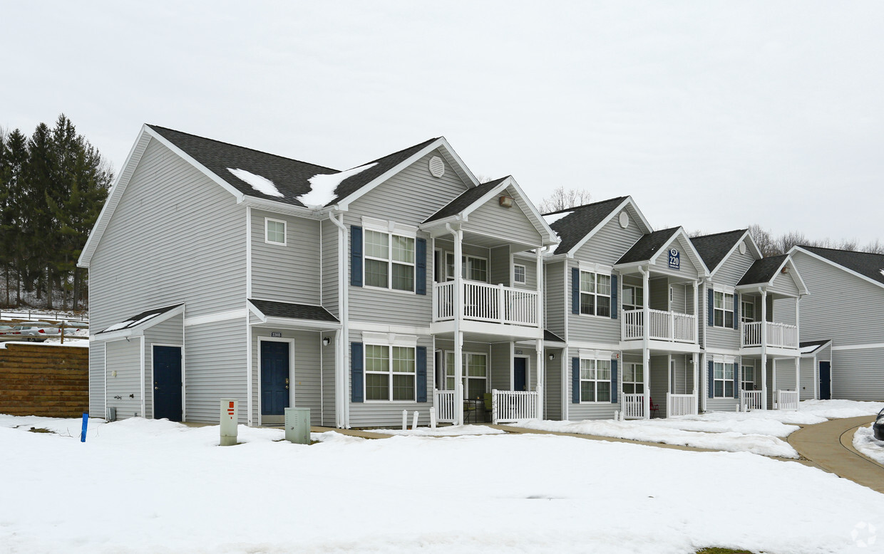 Primary Photo - Stone Crest Apartments