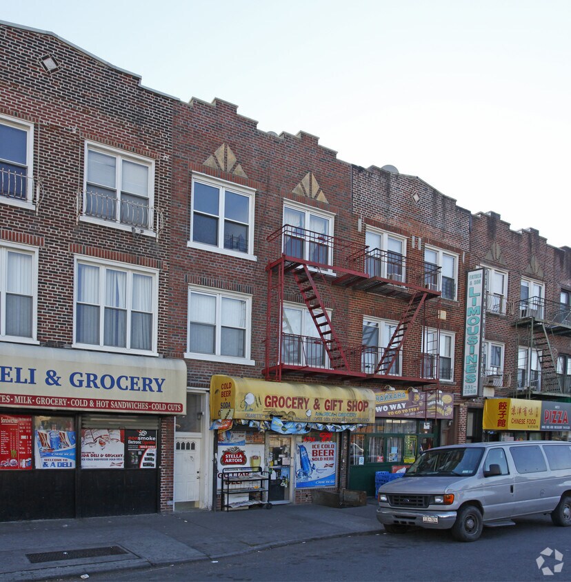 Primary Photo - 30 Avenue O