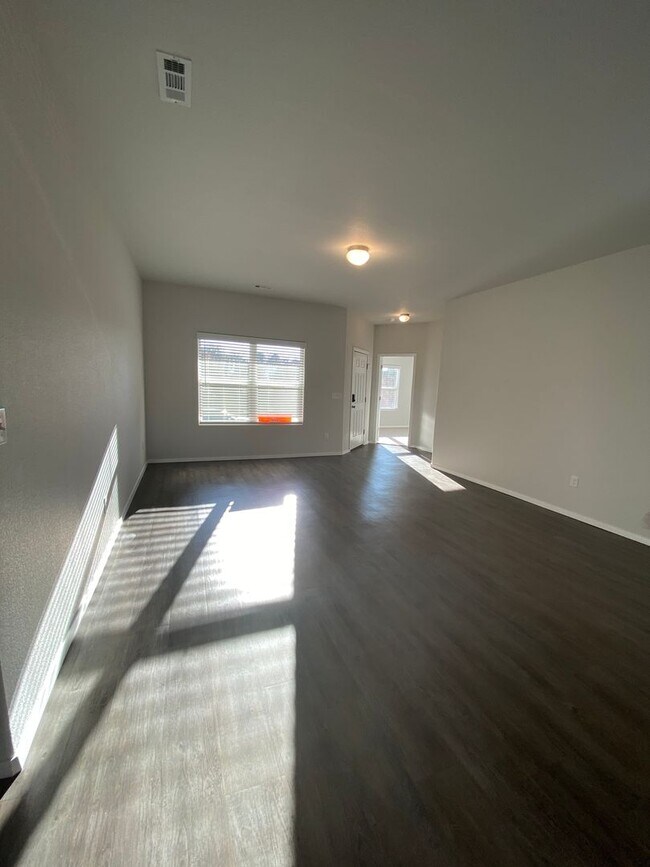 Building Photo - Now Pre-Leasing in Cedar Bluff — Stunning 4-Bed, 2-Bath Home You Don’t Want to Miss!