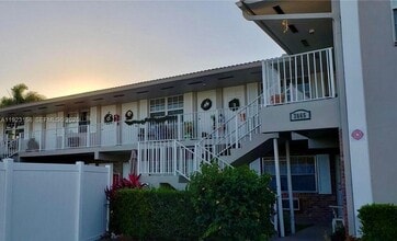 Building Photo - 2665 Middle River Dr