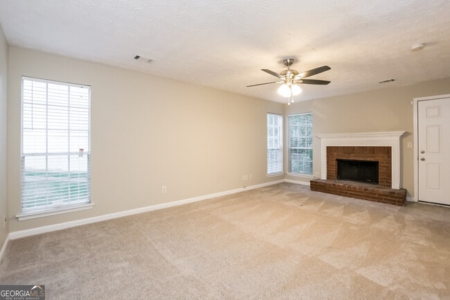 Building Photo - 430 Standing Rock Dr