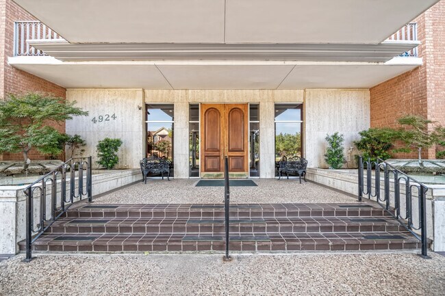 Building Photo - 4924 Cobbs Dr
