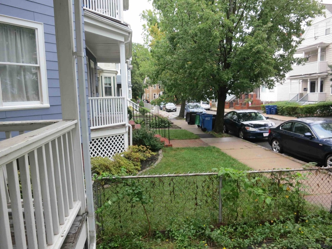 10 Lesley Ave, Somerville, MA 02144 Apartments in Somerville, MA