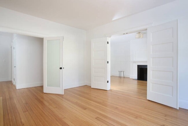 Building Photo - 1805 Beacon St