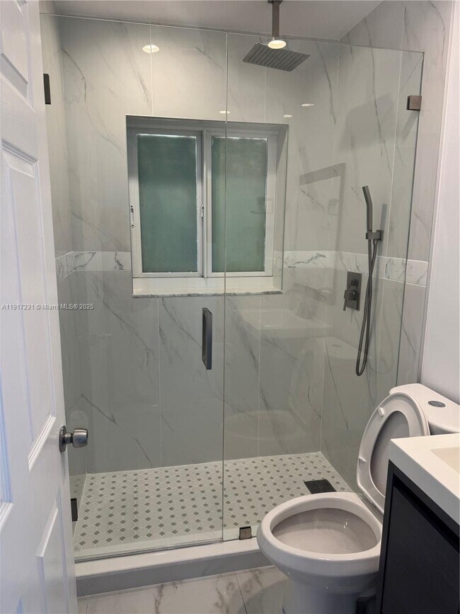 Foto del edificio - 9635 Haitian Dr