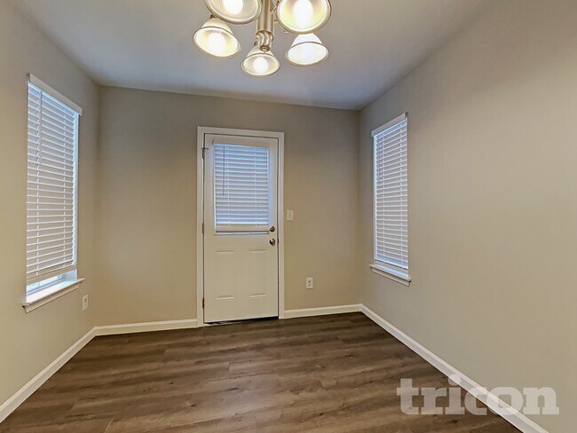 Building Photo - 4123 Green Field Dr