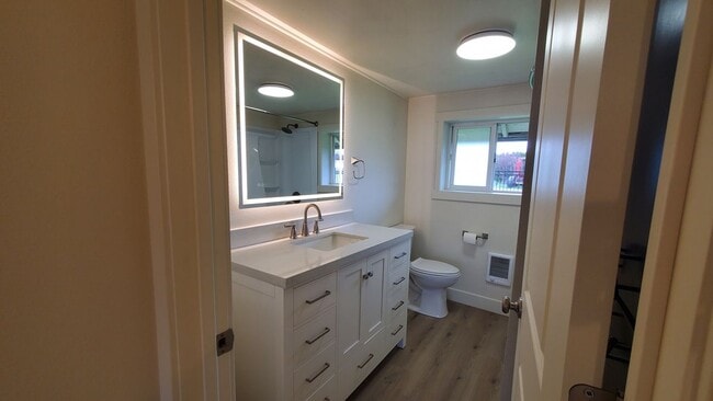 Building Photo - 15358 NE Dopp Rd