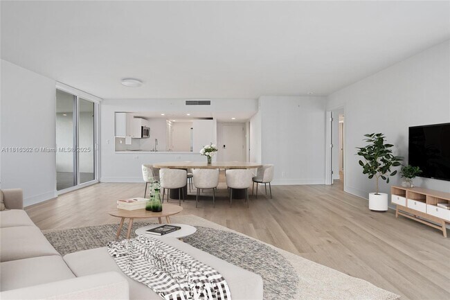 Foto del edificio - 555 NE 34th St