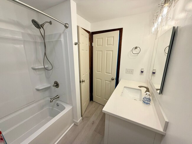 Building Photo - *AMAZING Sprawling Ranch Home*