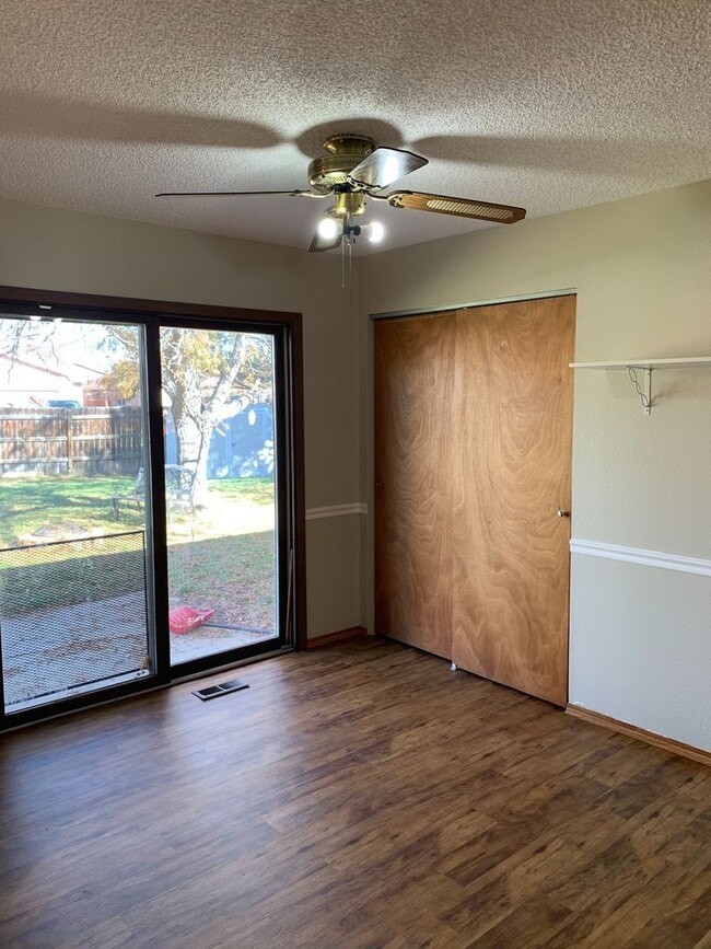 Building Photo - Charming 3-Bedroom Home Near Horsetooth & ...