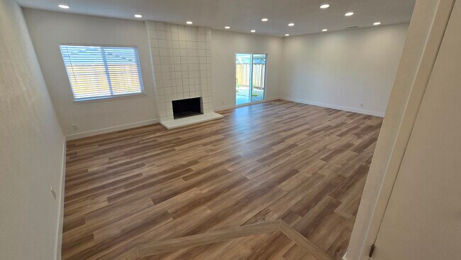 Foto del edificio - 3443 Kettmann Rd