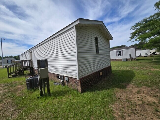 Foto del edificio - 2502 Cattail Cir