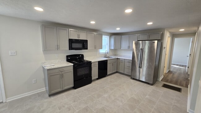 Building Photo - 1002 Elizabeth St