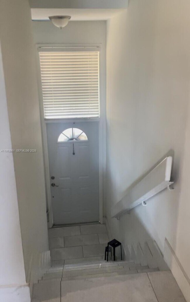 Foto del edificio - 10000 NW 9th St Cir