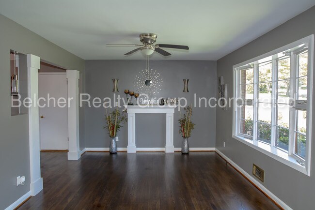 Foto del edificio - 4030 Wisteria Ln SW