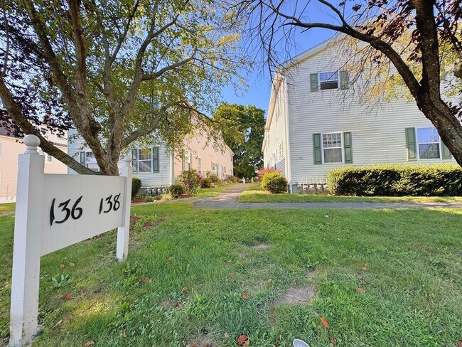 Foto del edificio - 138 W Cedar St