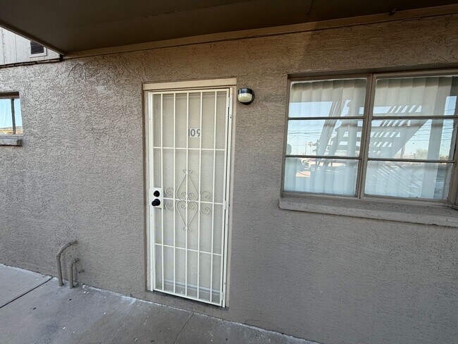 Foto del edificio - 2 Bedroom 2 Bath Condominium in Great Location