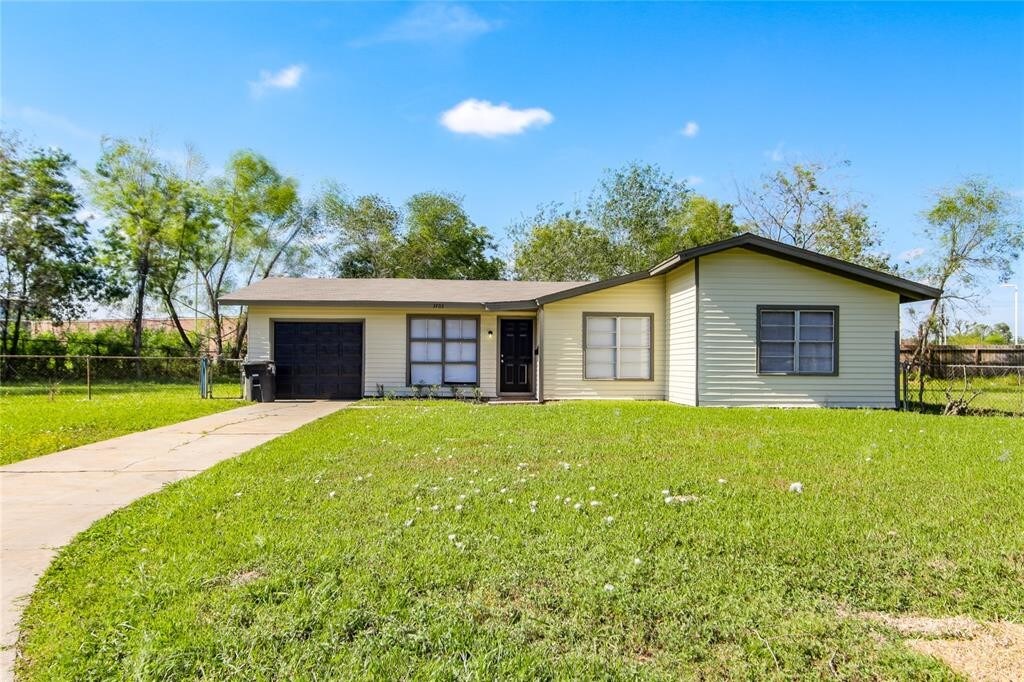 Primary Photo - 3703 Tristan St