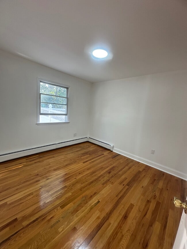 Building Photo - 66 Whitman Ave