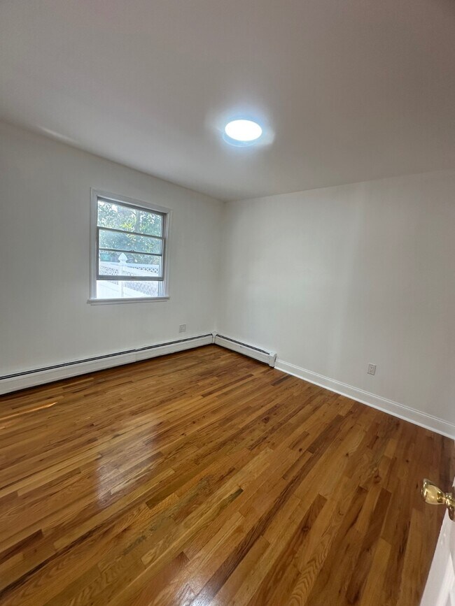 Foto del edificio - 66 Whitman Ave