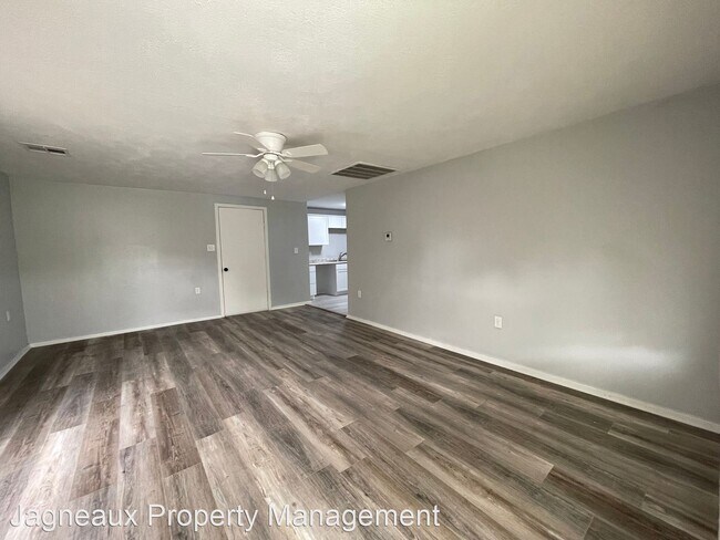 Building Photo - 3 br, 2 bath House - 605 N Irwin St