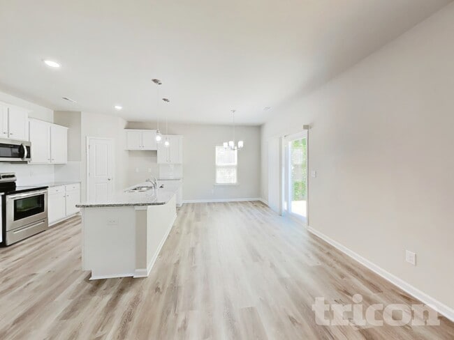 Building Photo - 228 Spring Knoll Dr