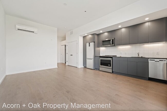 Building Photo - 1 br, 1 bath House - 600 Duke Street #35