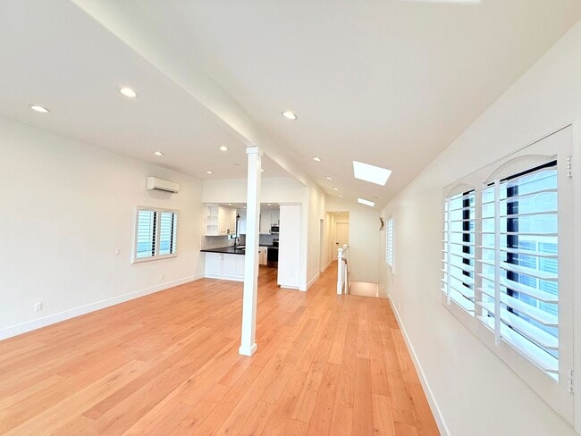 Foto del edificio - Fantastic 2-Story Home 3 bed 2.5 bath with backyard in Prime Golden Hills-Redondo Beach