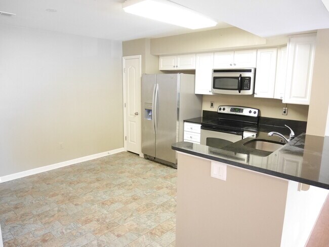 Building Photo - Spacious Townhome- Eldersburg, MD