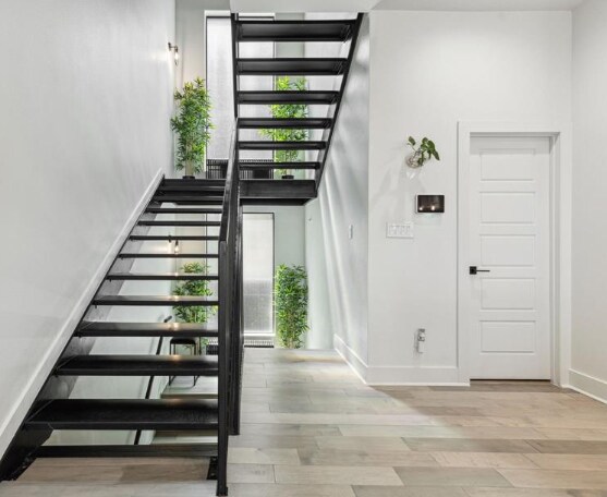 Foto del edificio - 422 W 9th St