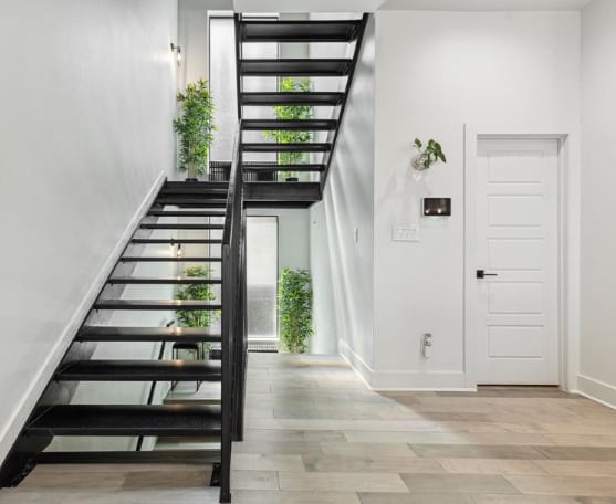 Foto del edificio - 422 W 9th St