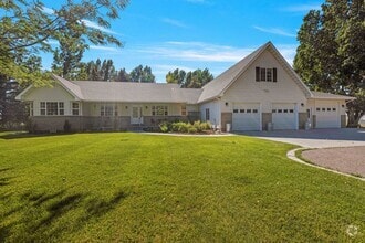 Building Photo - 3863 E 300 N