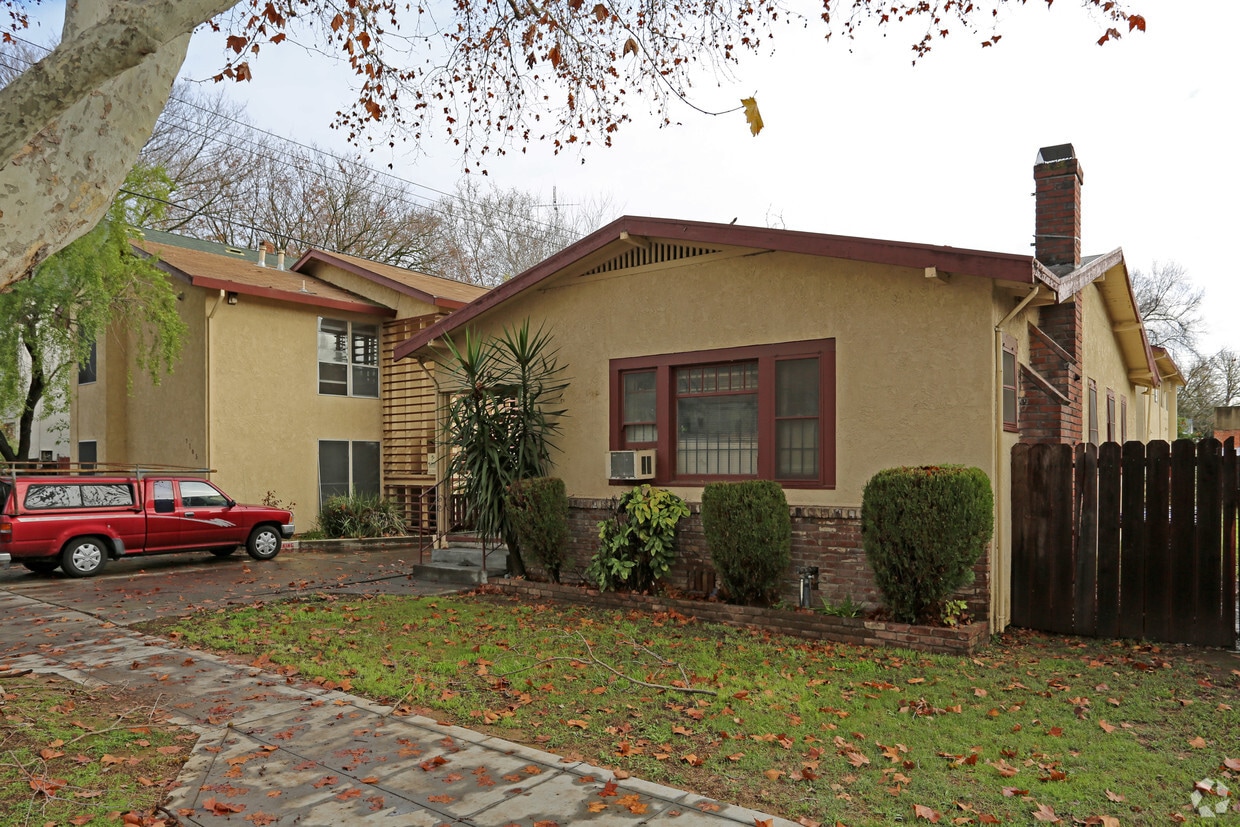 Primary Photo - 2105-2108 10th St