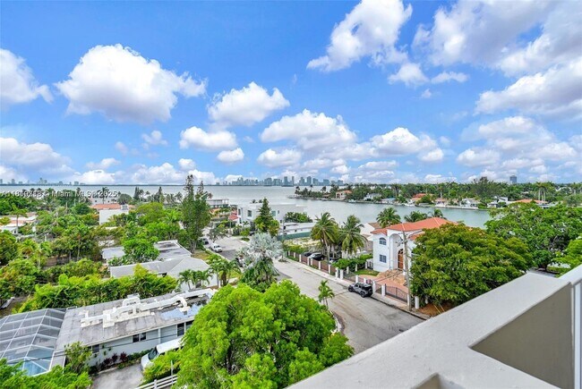Foto del edificio - 1455 N Treasure Dr