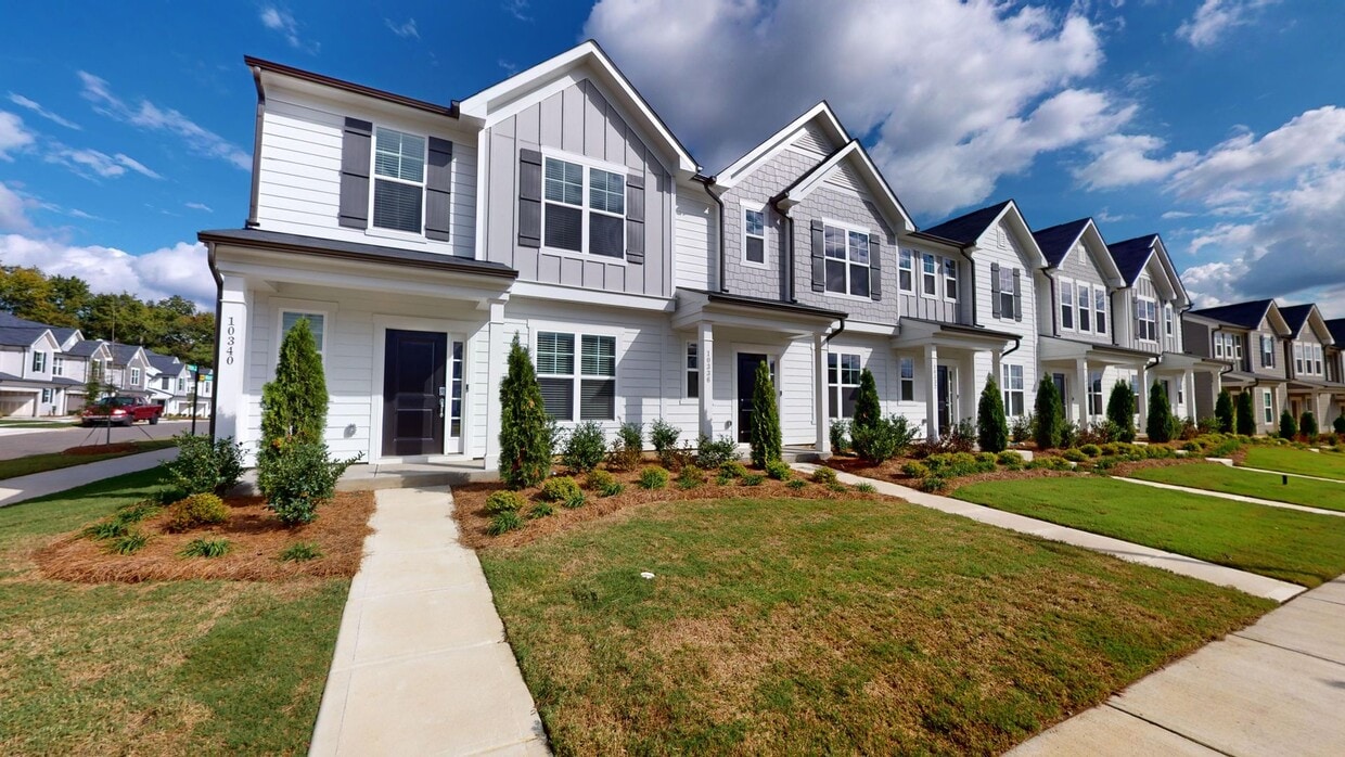 Foto principal - Immaculate New Townhome in Pringle Towns