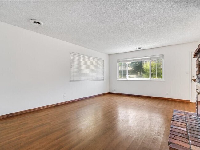 Building Photo - 336 Triplett Dr