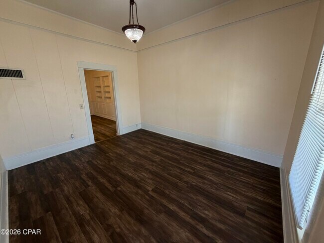 Foto del edificio - 1002 Indiana Ave