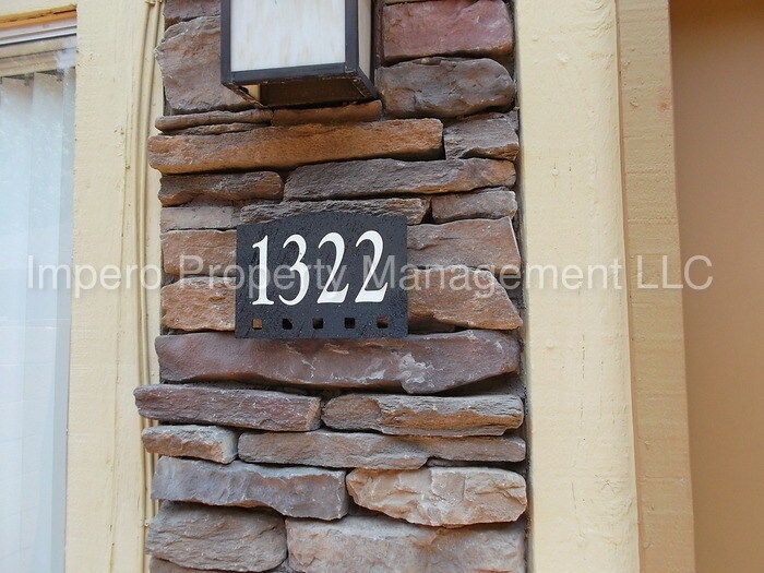 Primary Photo - 1322 N 85th Pl