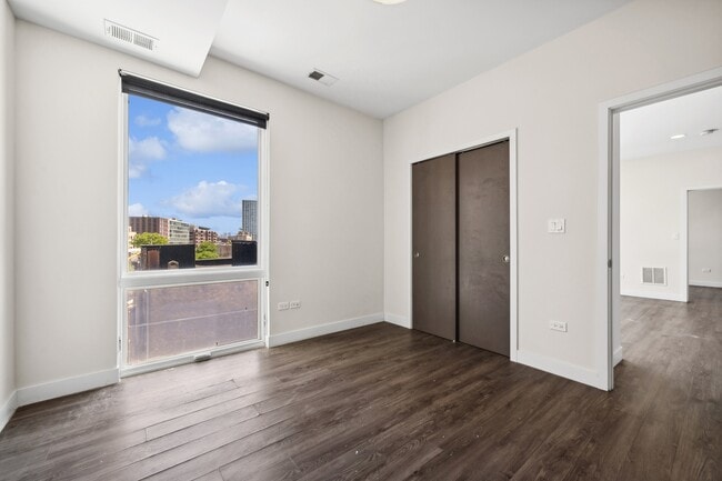 Building Photo - 4027 N Broadway