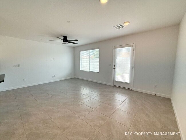Foto del edificio - 4270 Lemay St