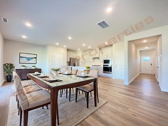 Foto del edificio - Brand new 4 Bedroom, 3 Bathroom, Spacious Loft, Attached 2 Car Garage and Backyard in Oak Manor, ...