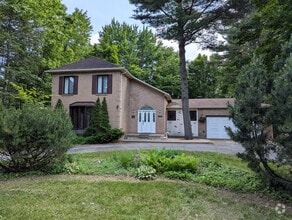 Building Photo - 2906 Rue Du Cumberland