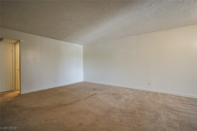Building Photo - 1405 Vegas Valley Dr