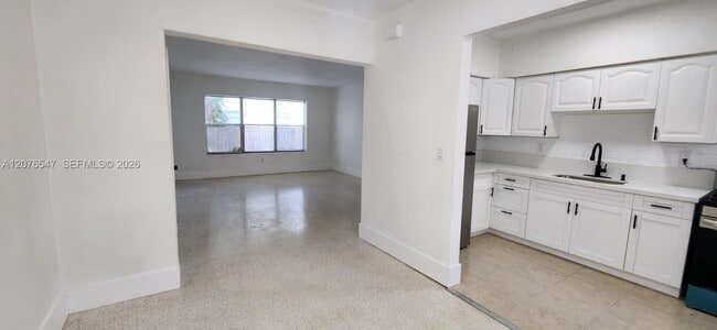 Building Photo - 736 83rd St