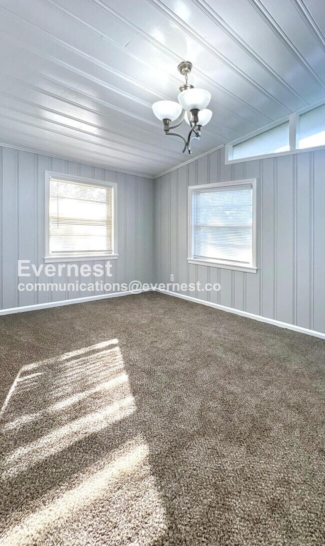 Foto del edificio - 6603 Hardy Ave