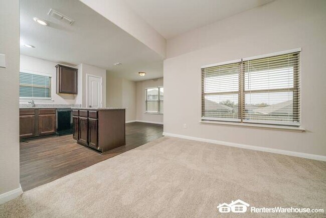 Foto del edificio - Get moved in Before the Holiday Rush!!!.